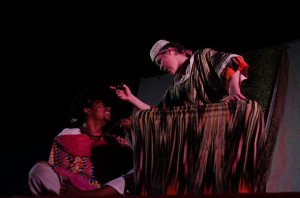 Apresentação teatral da Companhia Estudo de Cena. Foto: Cobertura utópica