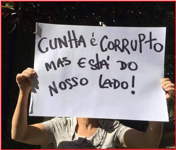 Cartazes como este eram exibidos nas manifestações da direita (Foto: Reprodução da Internet)