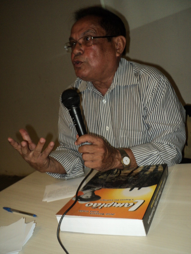 José Bezerra Lima Irmão, autor do livro 'Lampião, a Raposa das Caatingas' (Foto: Jadson Oliveira)