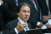 Citado na Lava Jato, Eunício Oliveira (PMDB-CE) é eleito o novo presidente do Senado Eunício Oliveira é o novo presidente do Senado / Fabio Rodrigues Pozzebom/Agência Brasil