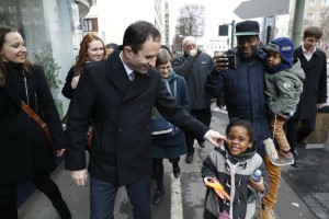 Hamon (foto) e Mélenchon são ideologicamente bem próximos. Unidos, chegariam ao segundo turno (Foto: Patrick Kovarik/AFP)